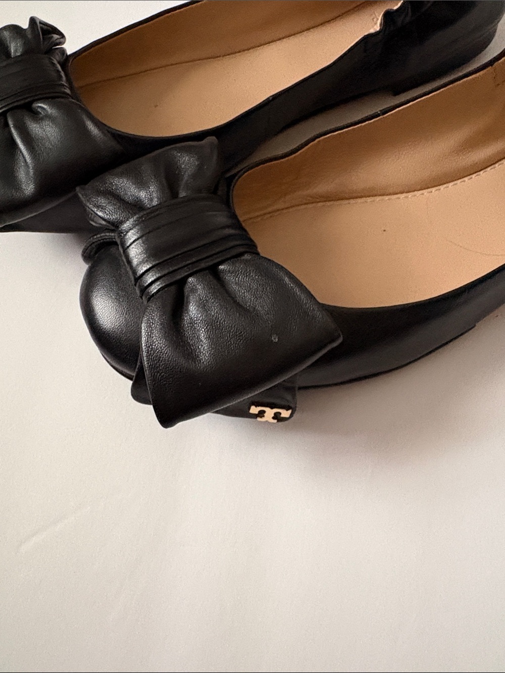Tory Burch black leather bow flats sz 6 - Picture 5 of 8